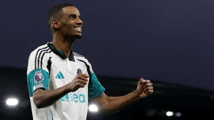 Alexander Isak girlfriend: Is Alexander Isak dating? 1 alexander isak