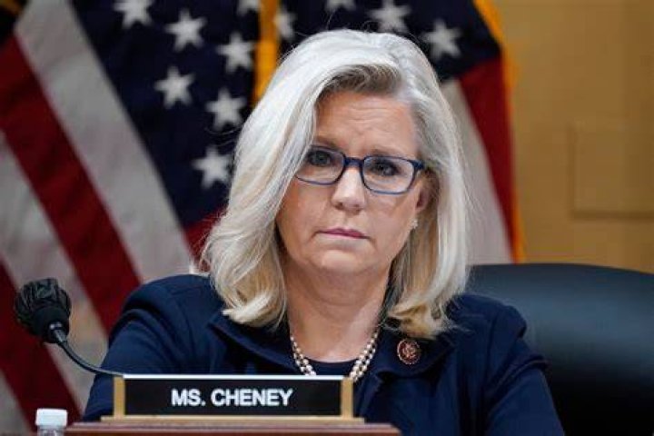 Are Liz Cheney parents still alive? 1 Are Liz Cheney