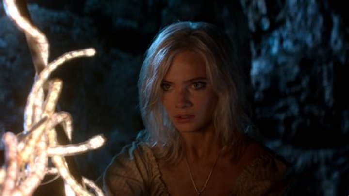 Ciri is looking at something off-screen on The Witcher.