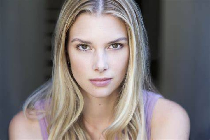 EMMA ISHTA