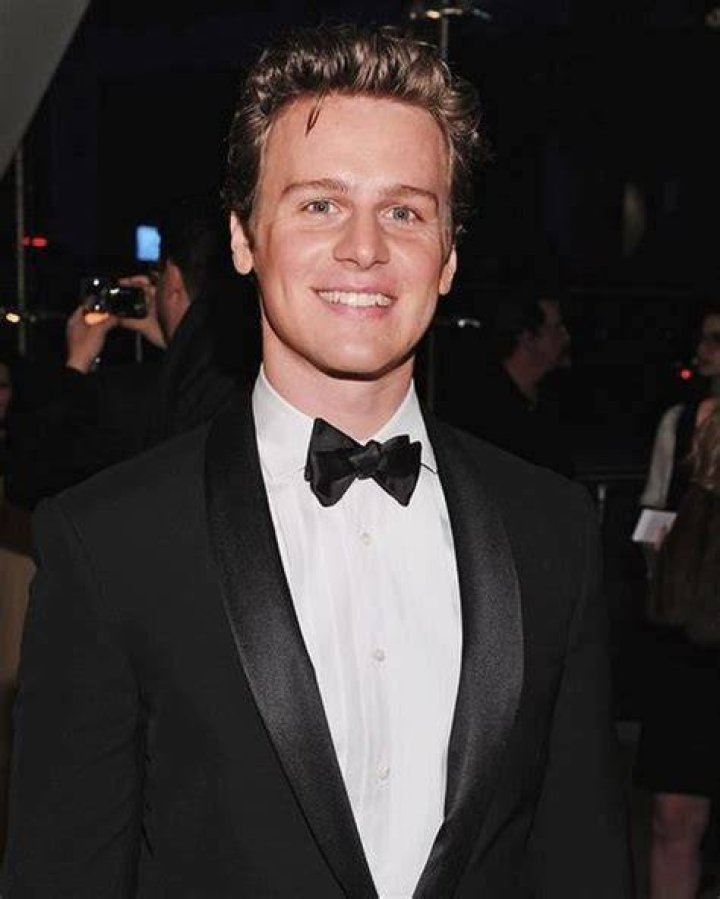 Jonathan Groff Age, Weight, Height, Measurements