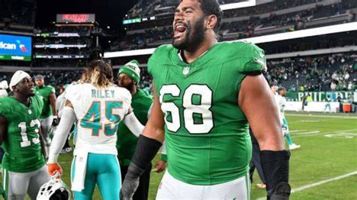 Jordan Mailata height and weight – Measurement in meters, feet, KG and Ibs 1 Jordan Mailata height and weight – Measurement in meters, feet, KG and Ibs