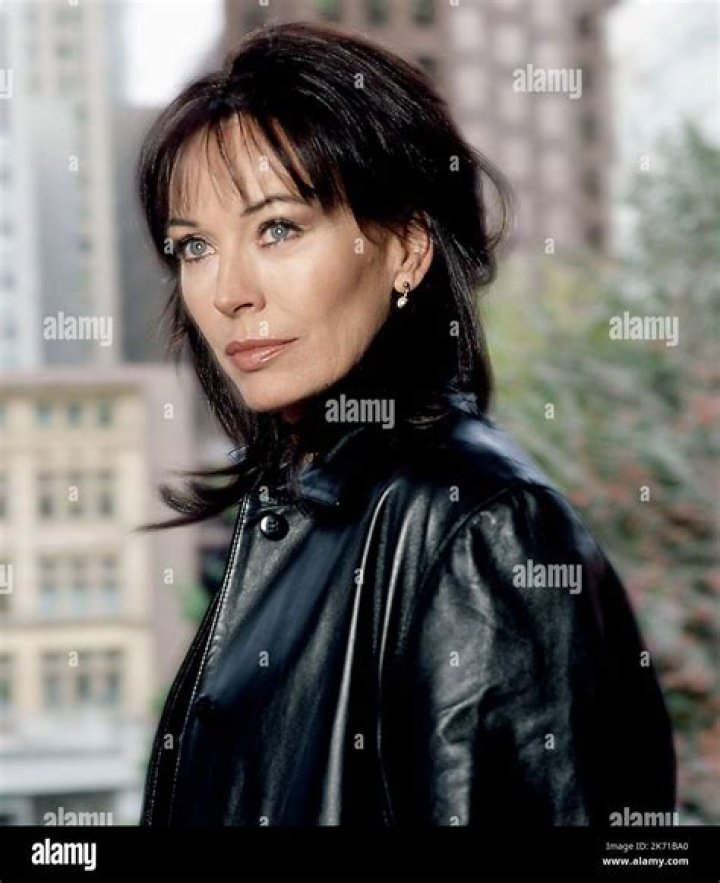 Lesley-Anne Down Net Worth