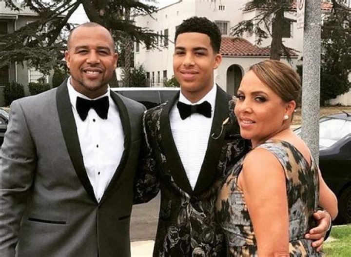 Marcus Scribner with his mother, father and sister